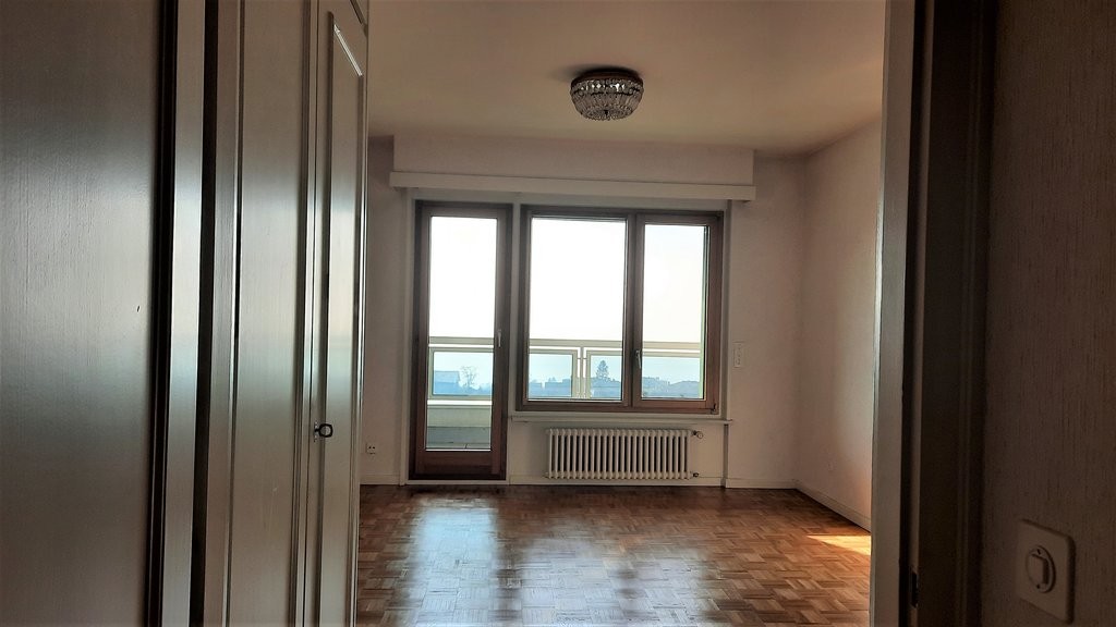 6 rooms apartment