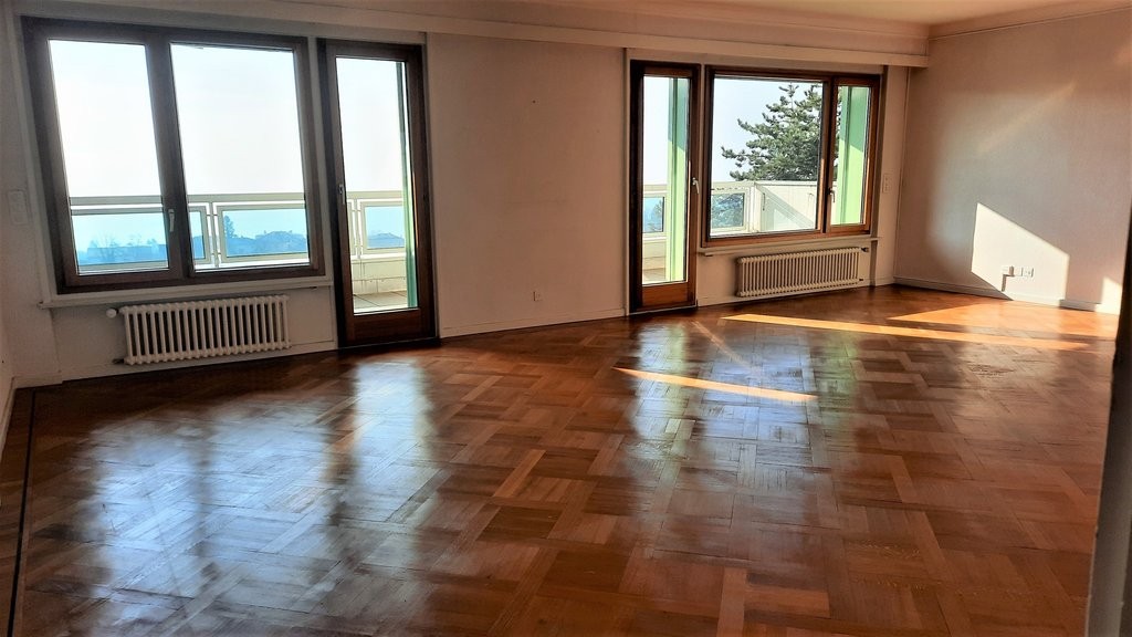 6 rooms apartment