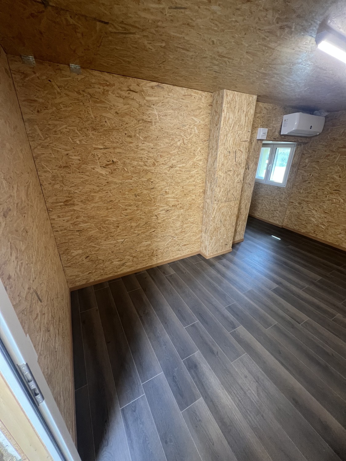 25-25m² commercial