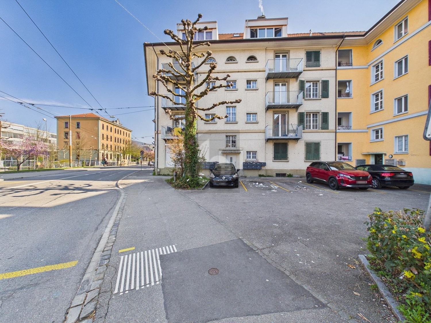33 rooms multi family house