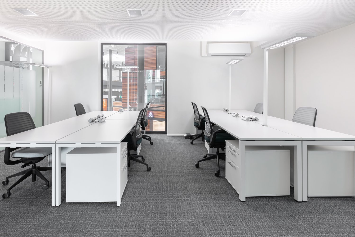 120m² office