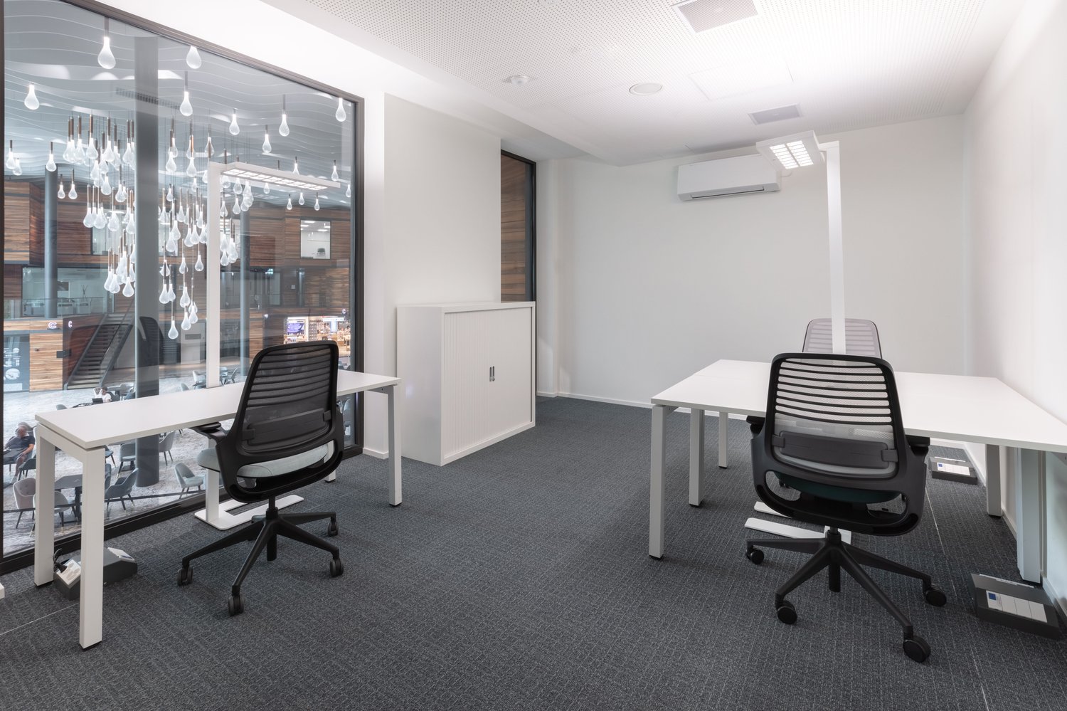120m² office