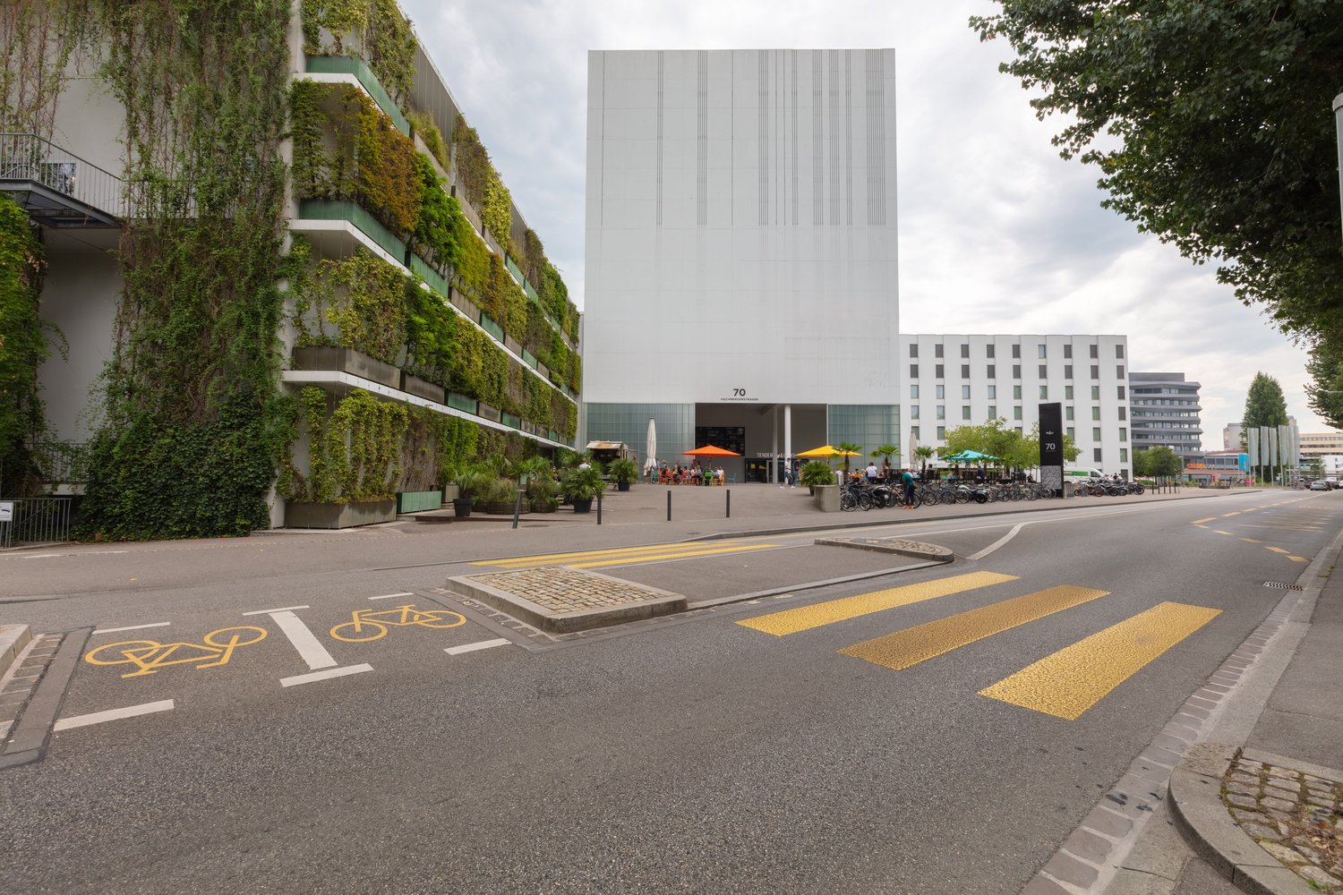 120m² office