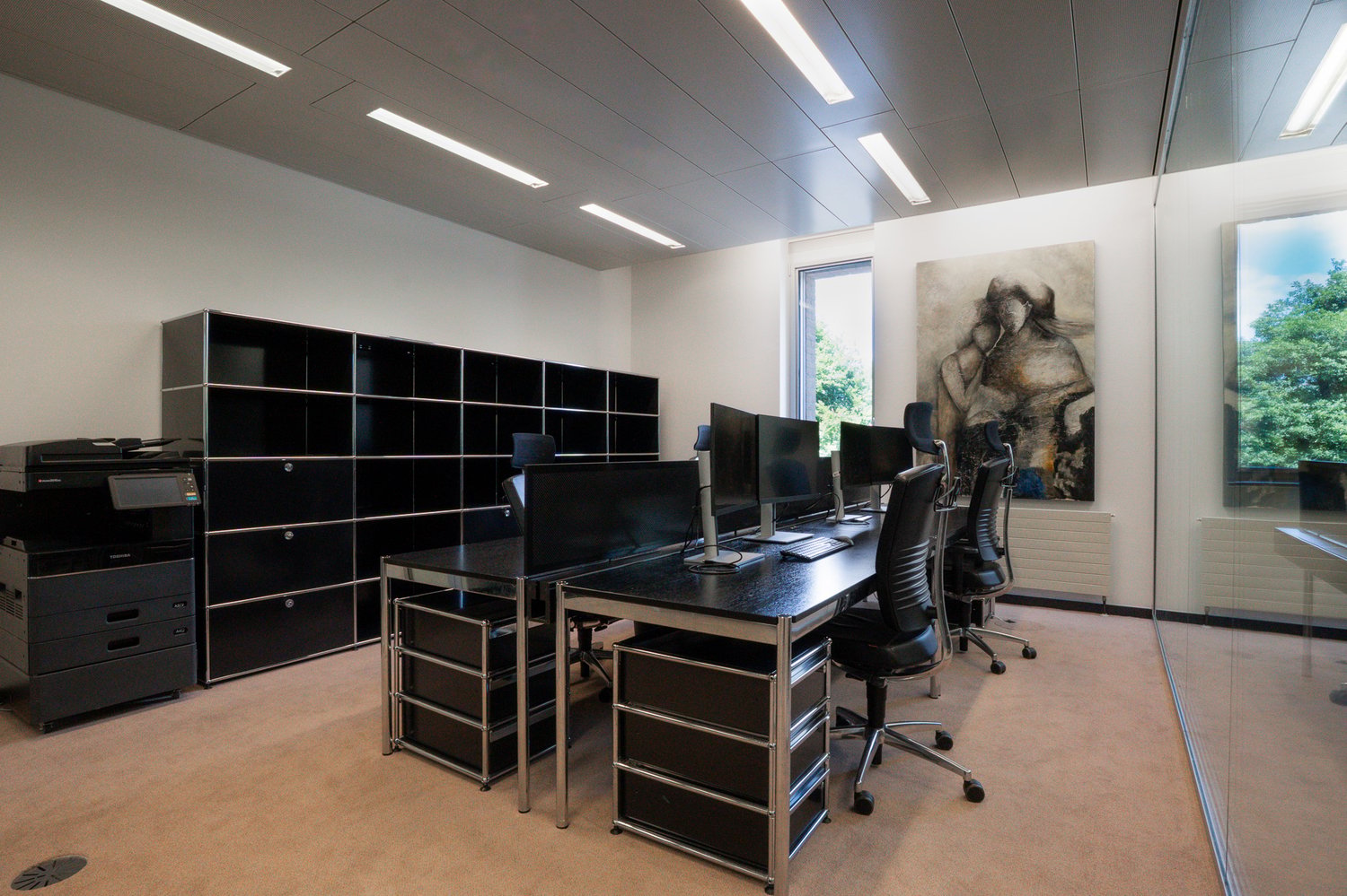 74m² office