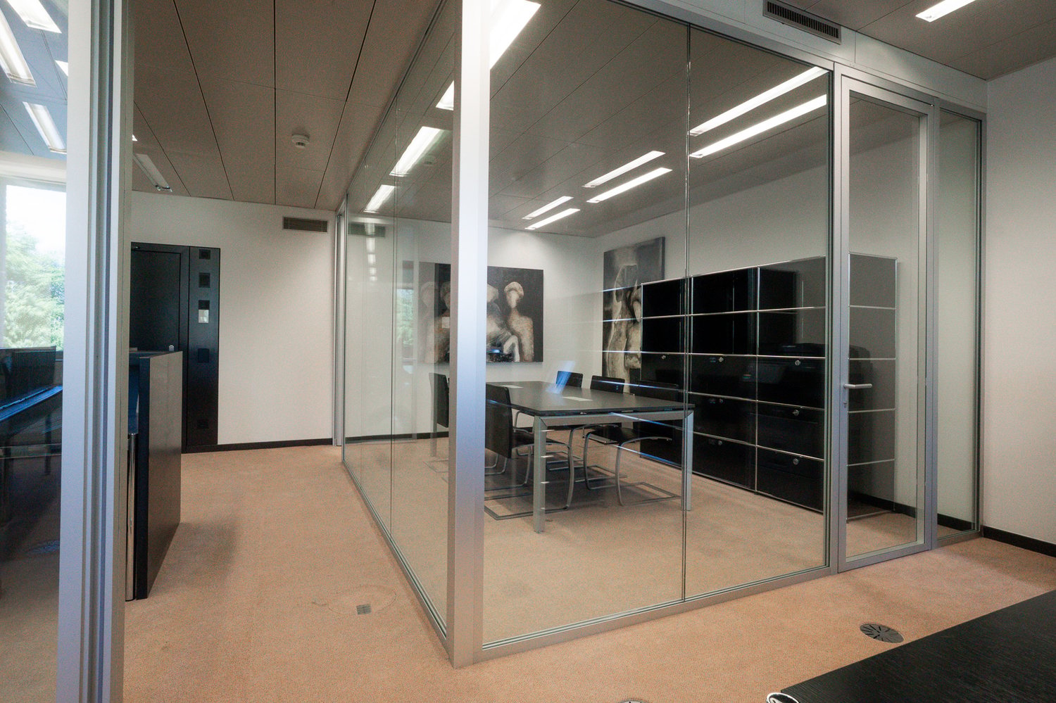 74m² office