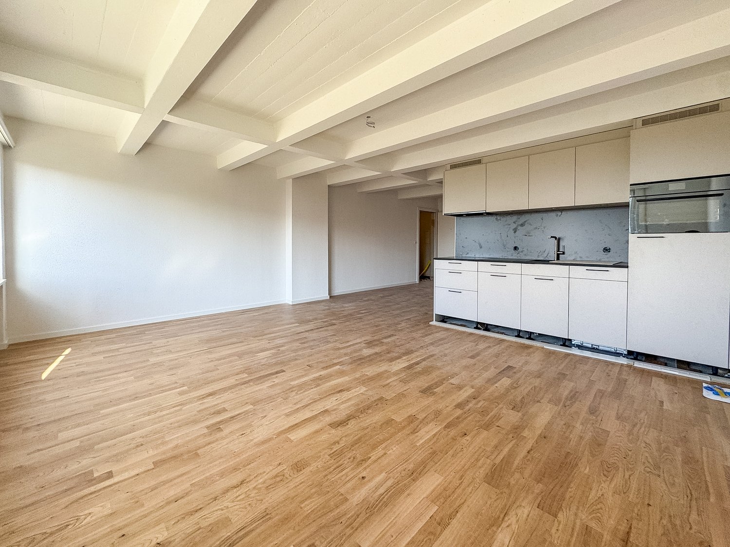 51m² commercial