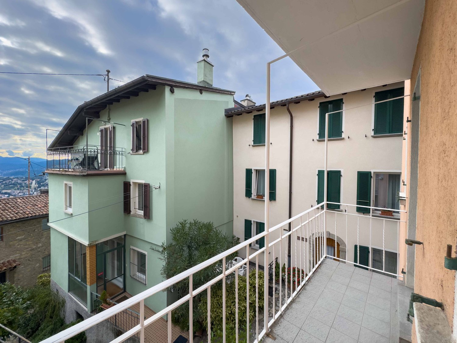 Möblierte 2 ½ Zimmer-Wohnung