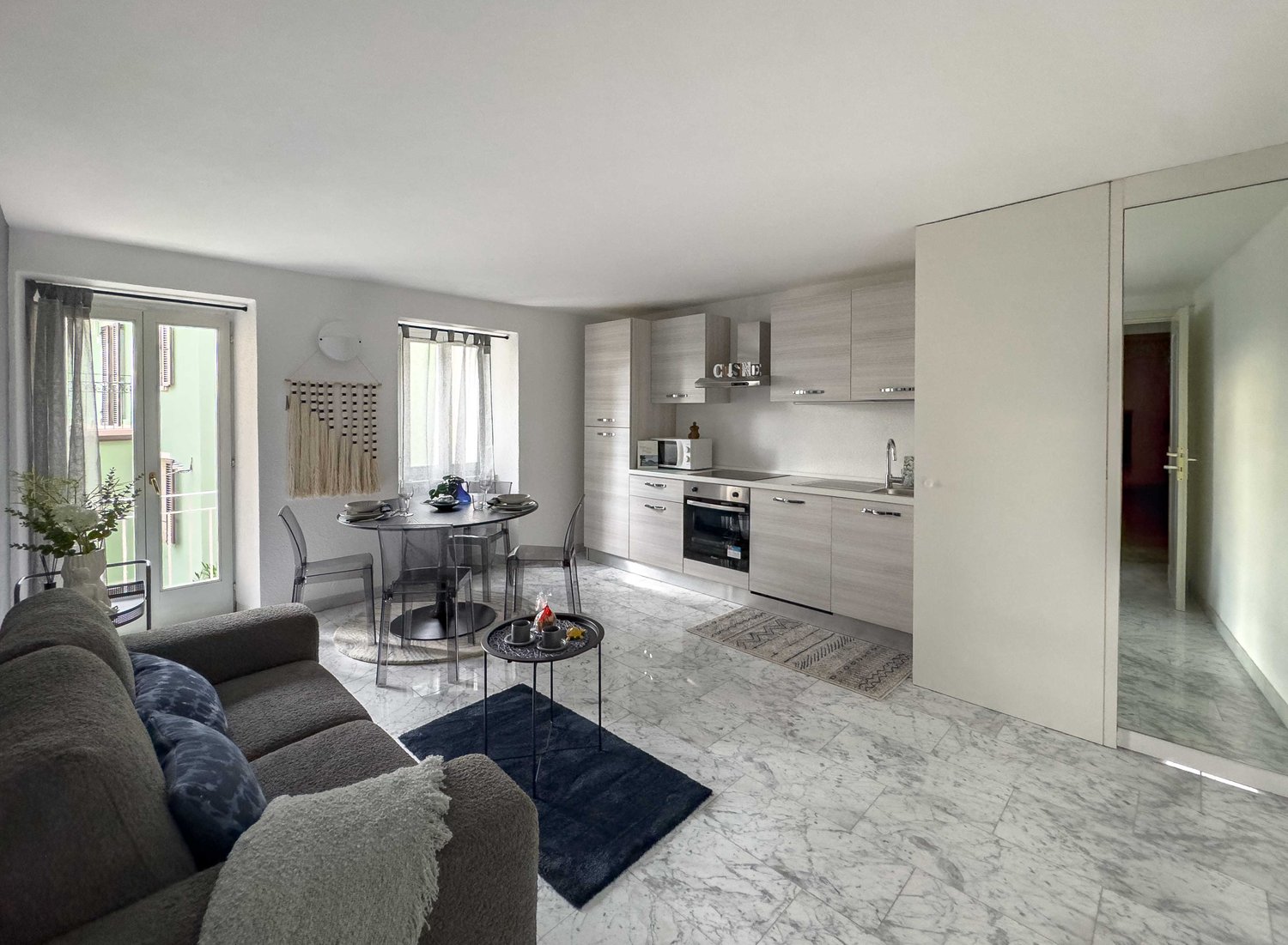 Möblierte 2 ½ Zimmer-Wohnung