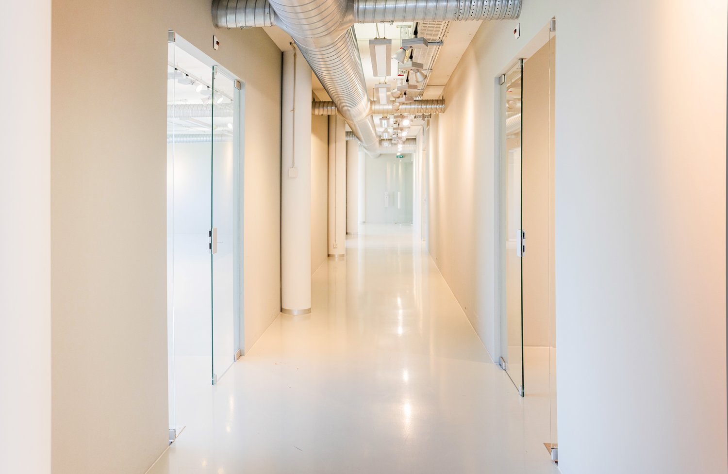 58m² office