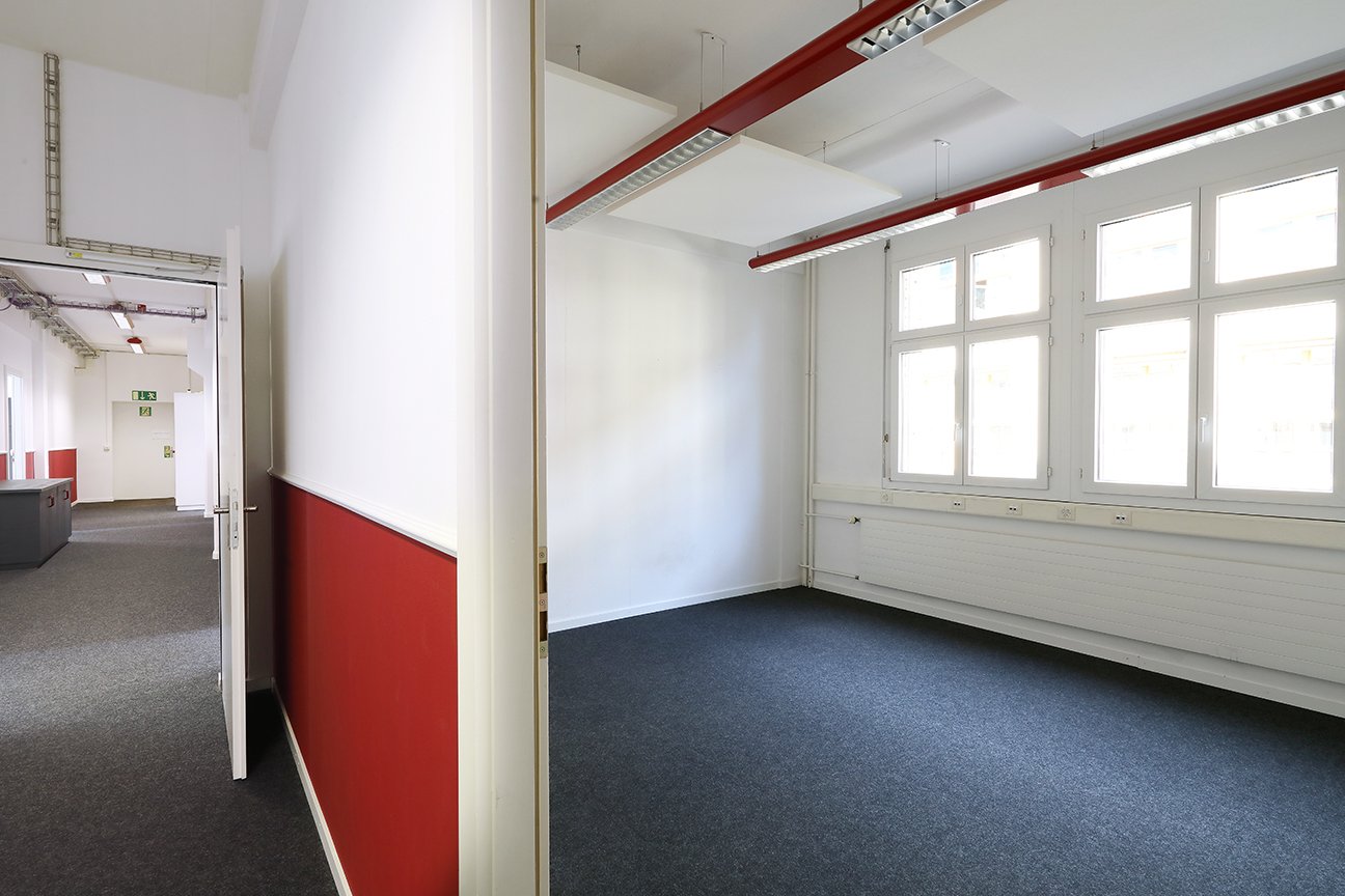281m² office