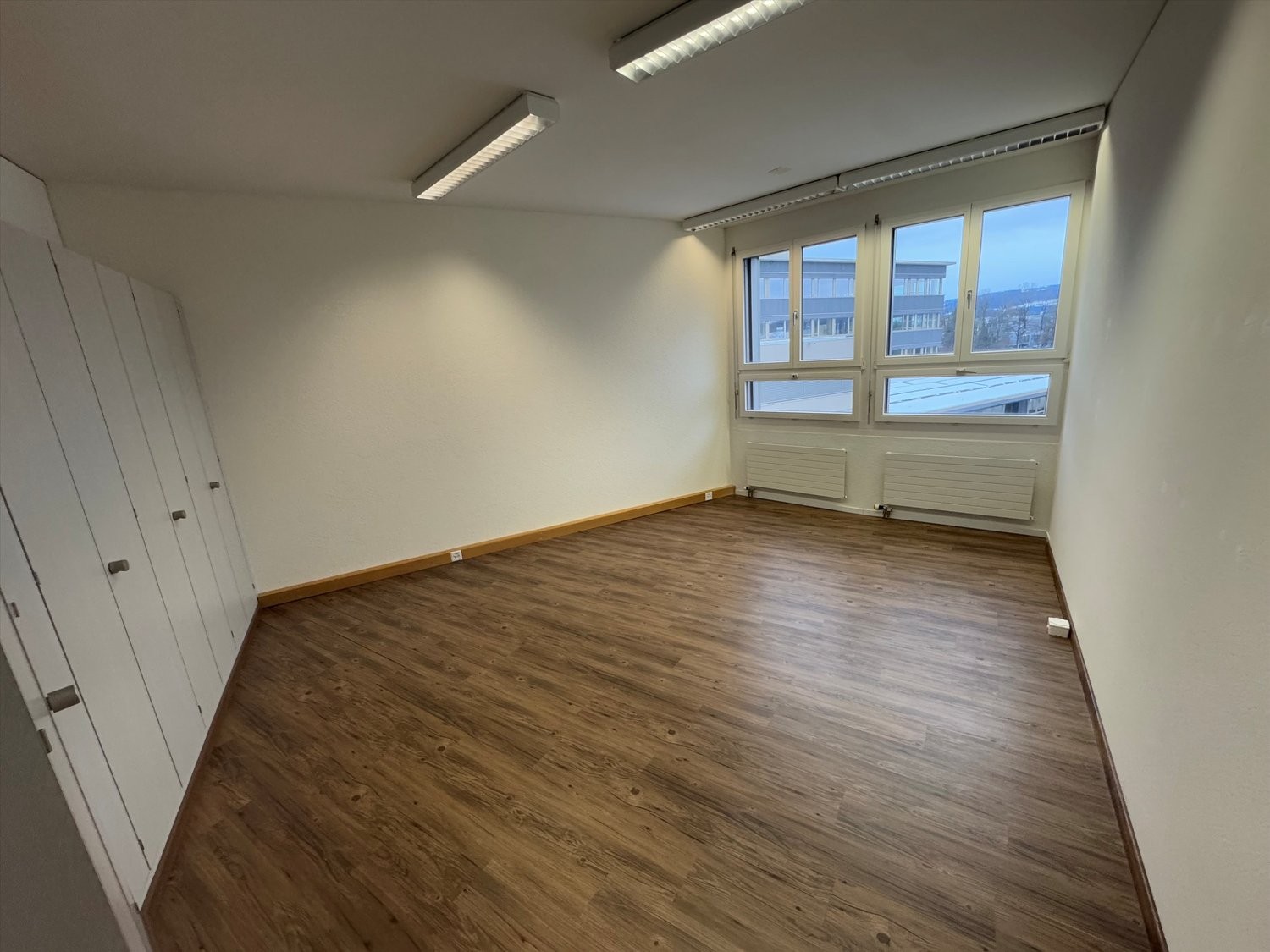 24m² office