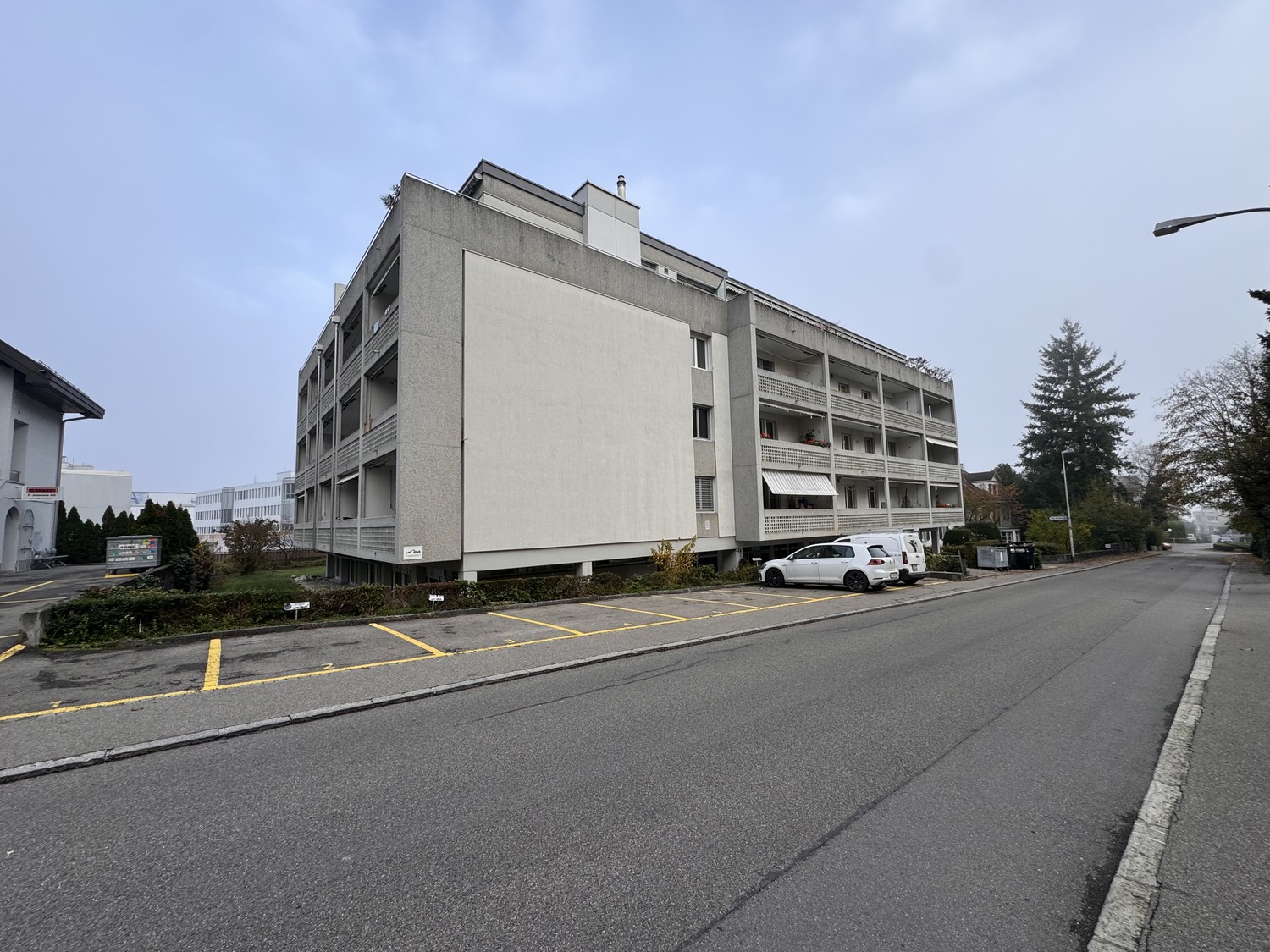 196m² commercial