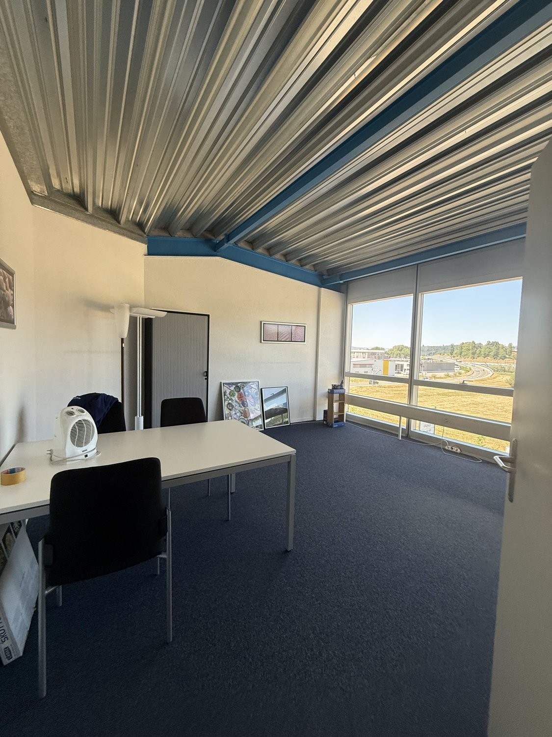 222m² office