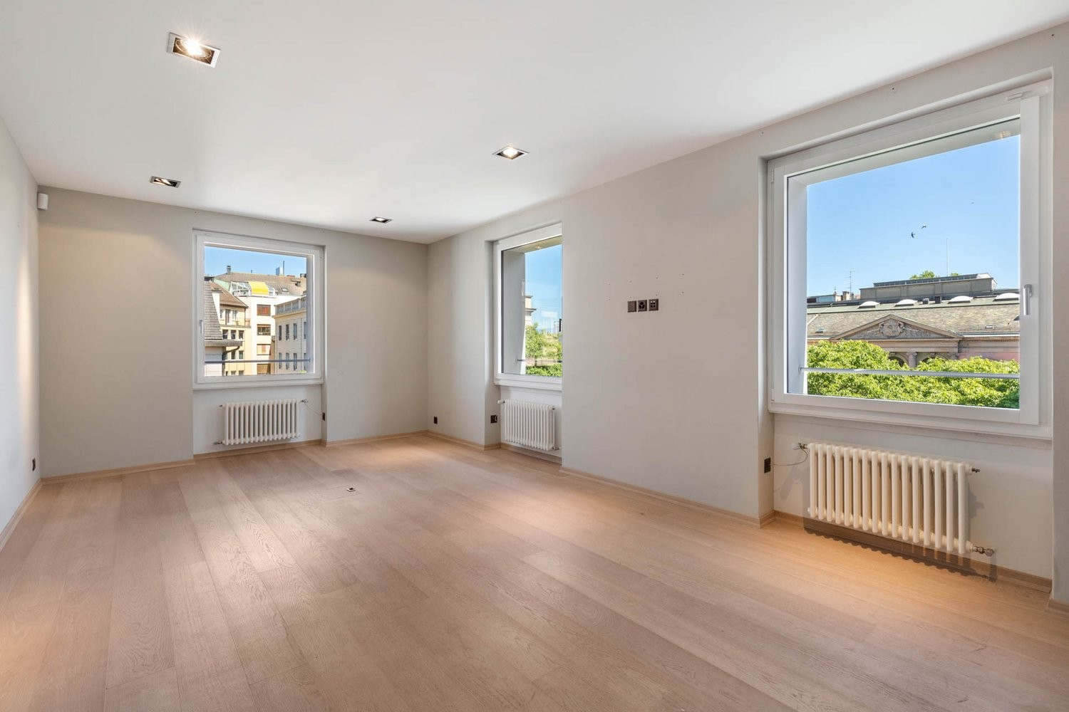 206m² office