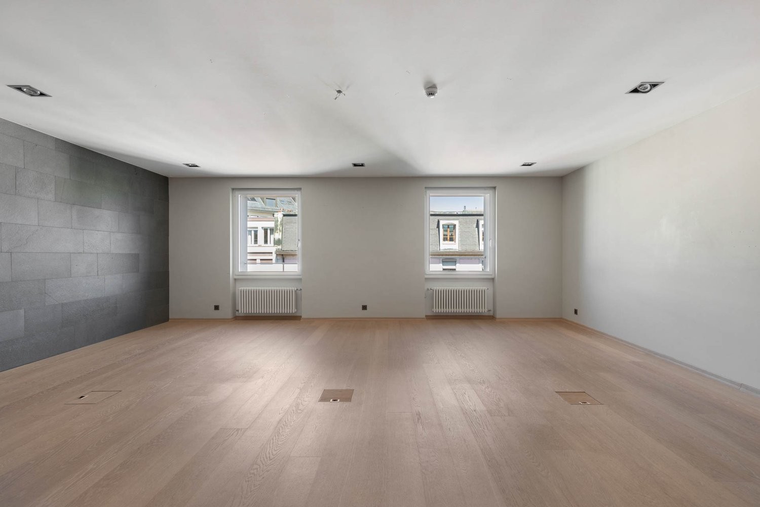 206m² office