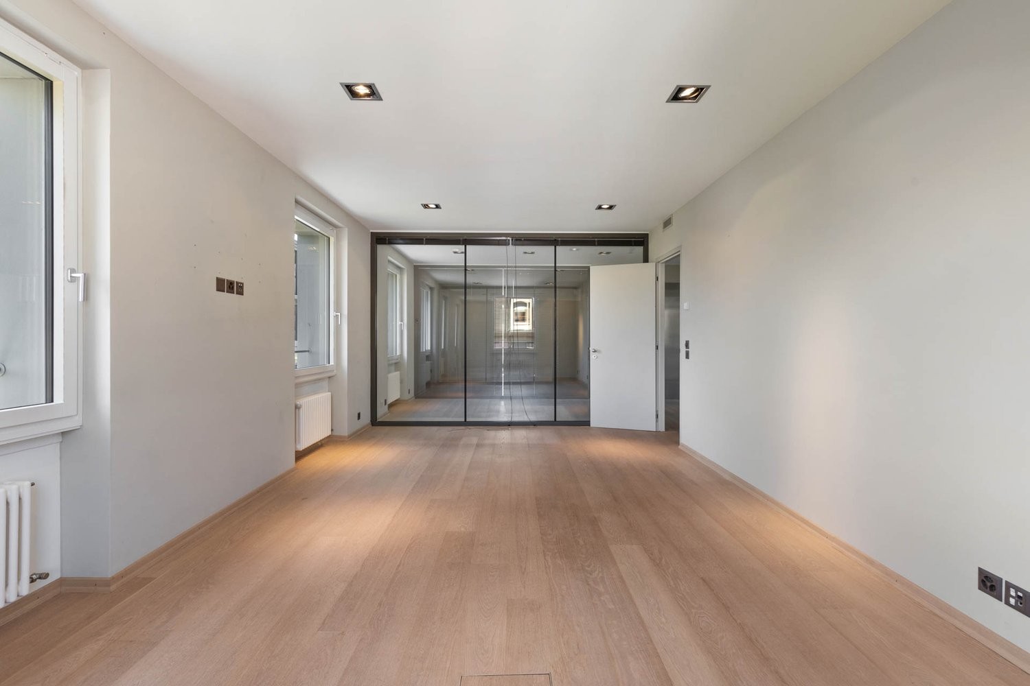 206m² office