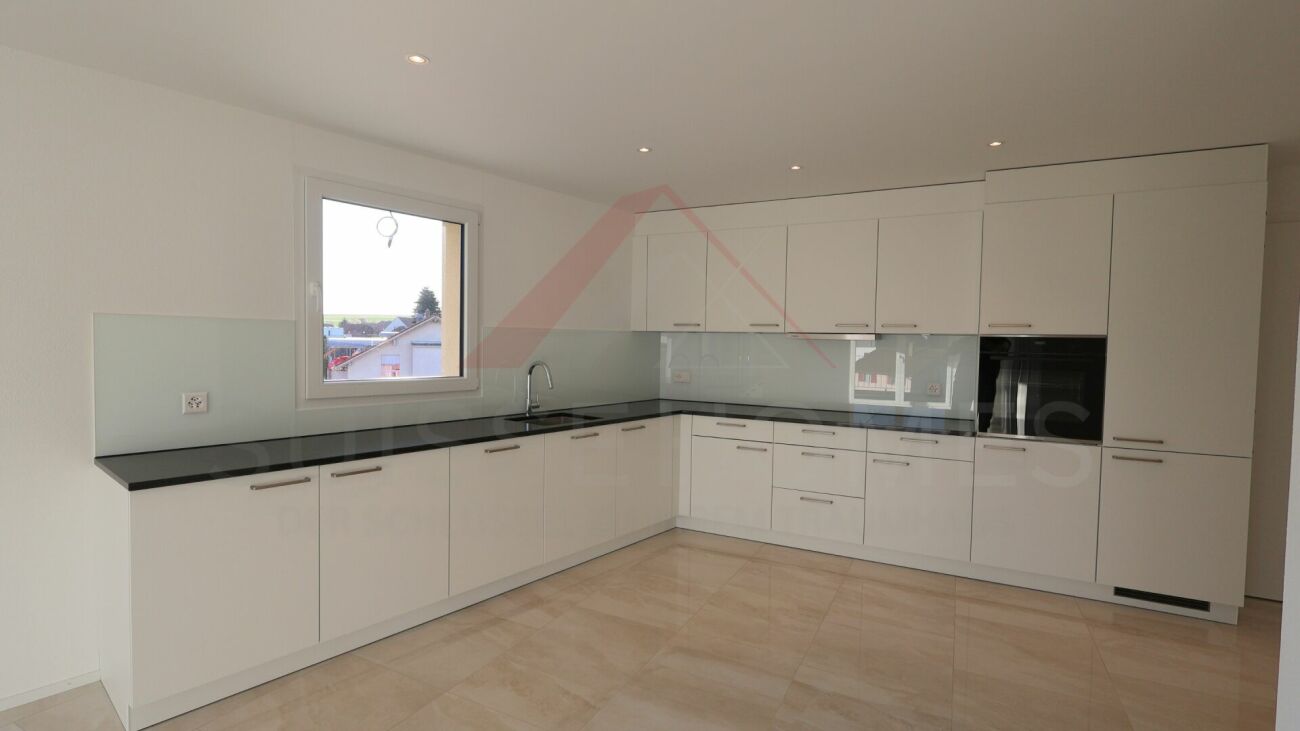 123m² office