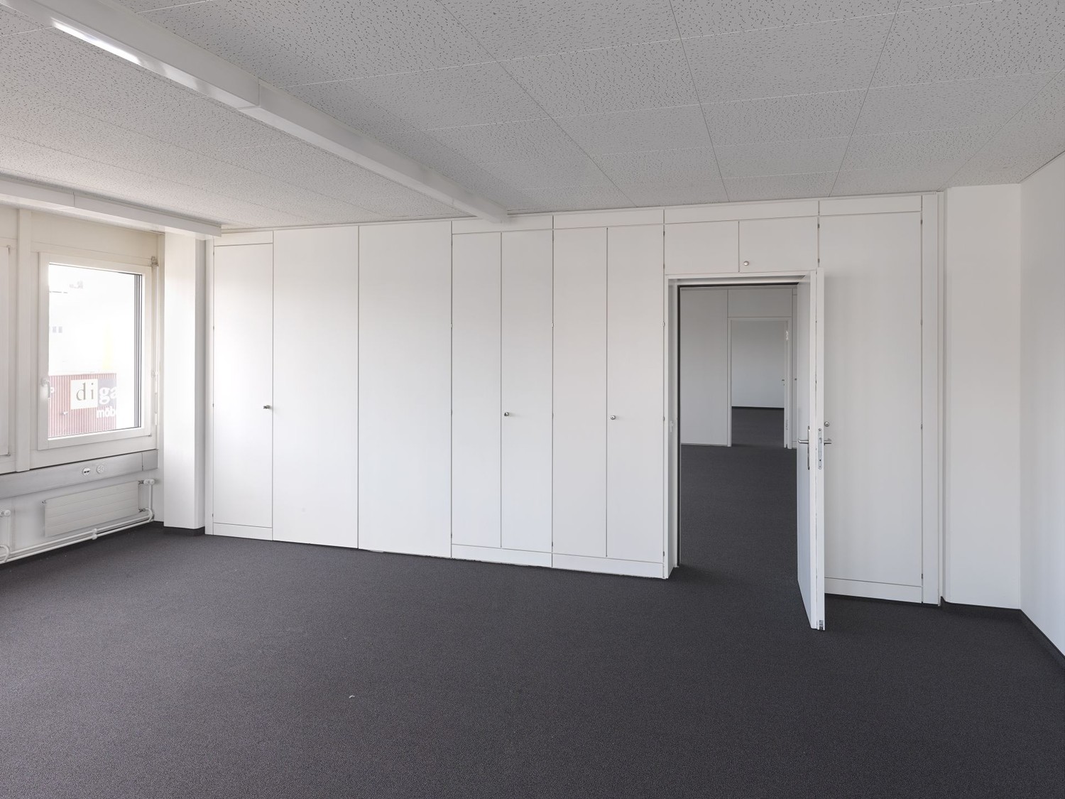166m² office