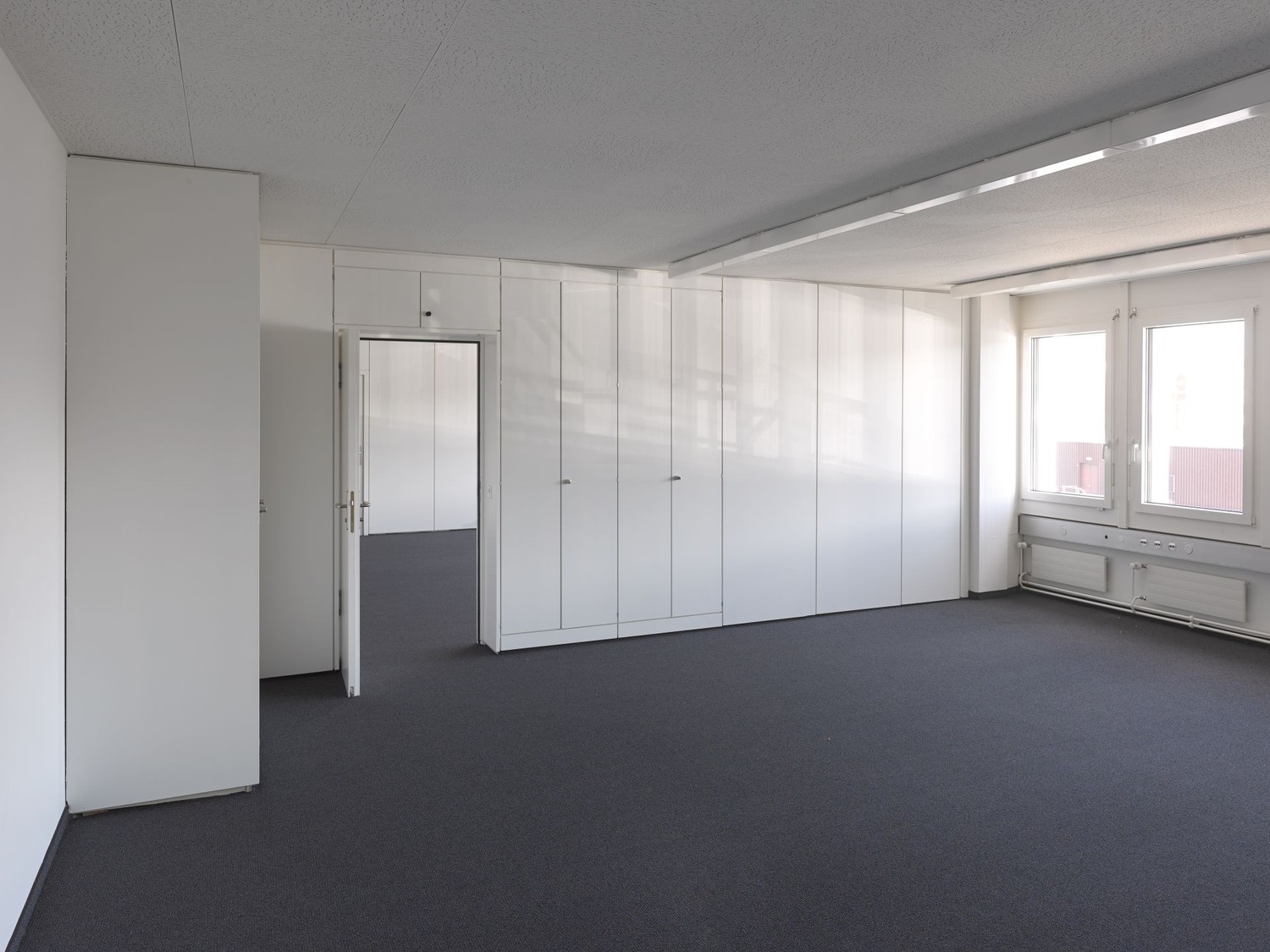 166m² office
