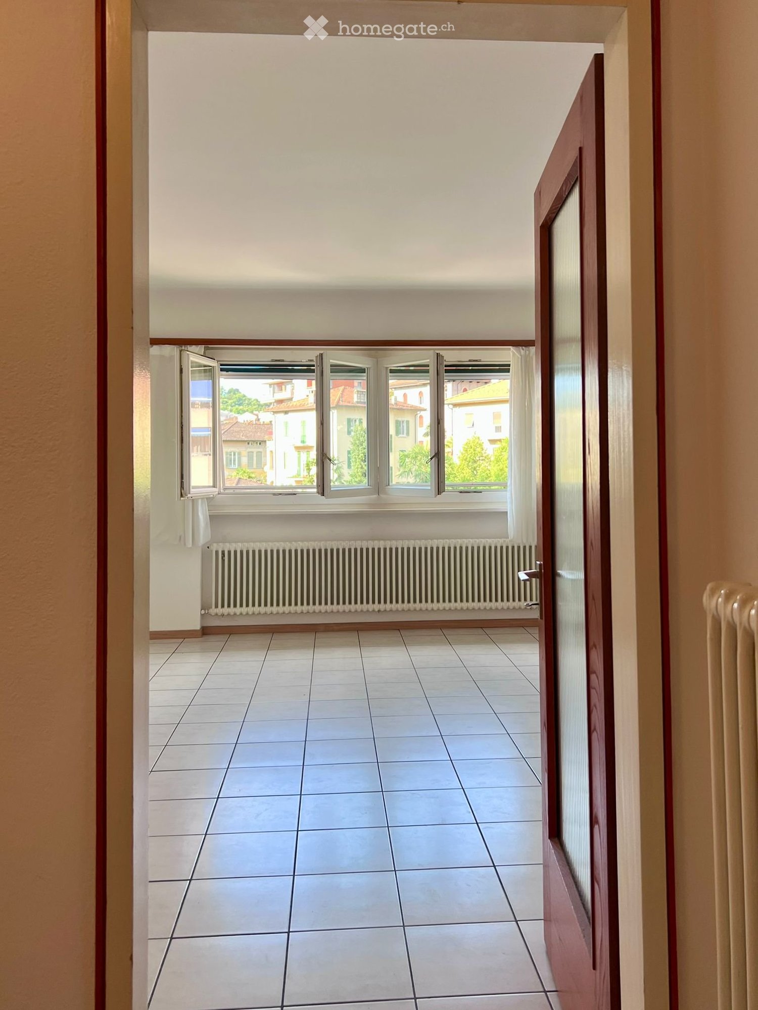 Appartement de 1 ½ pièces

Studio lumineux avec vue dégagée, cuisine séparée et armoire murale. Quartier calme et bien desservi, à 10 minutes à pied de la gare de Lugano et à 2 minutes de l'arrêt de bus.   
  
Acompte pour frais accessoires : CHF. 120.-/mois   
Libre dès le 1 octobre 2026   
  
Éven