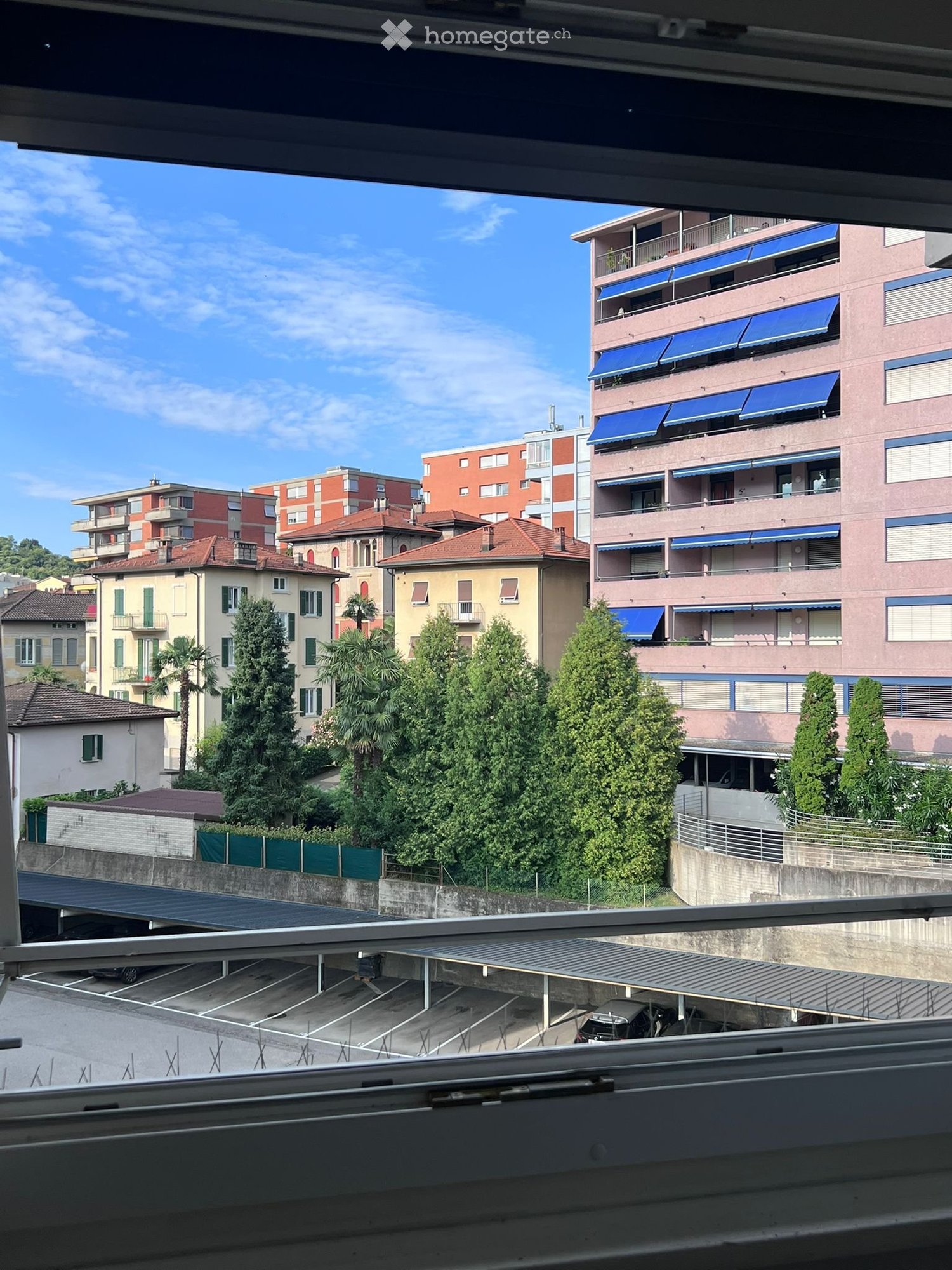 Appartement de 1 ½ pièces

Studio lumineux avec vue dégagée, cuisine séparée et armoire murale. Quartier calme et bien desservi, à 10 minutes à pied de la gare de Lugano et à 2 minutes de l'arrêt de bus.   
  
Acompte pour frais accessoires : CHF. 120.-/mois   
Libre dès le 1 octobre 2026   
  
Éven