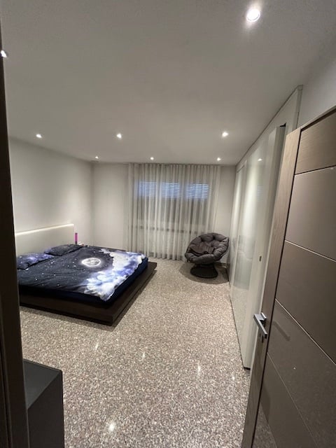 6-Zimmer-Wohnung