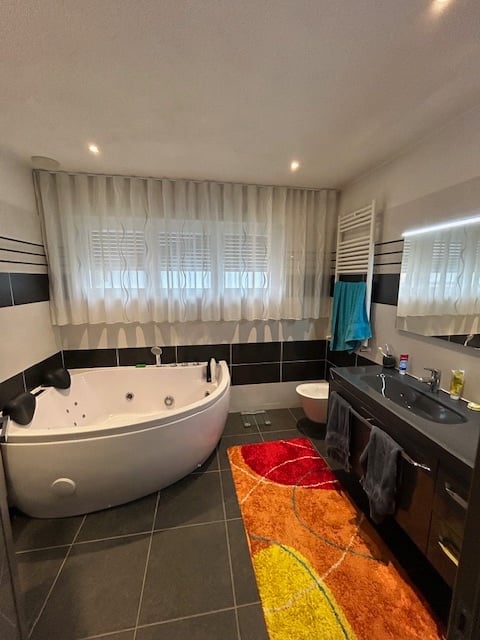 6-Zimmer-Wohnung