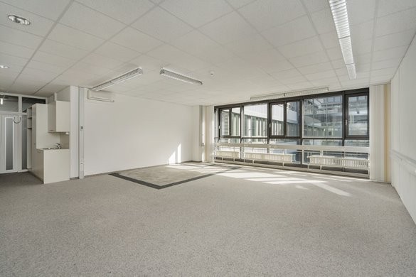 64m² office