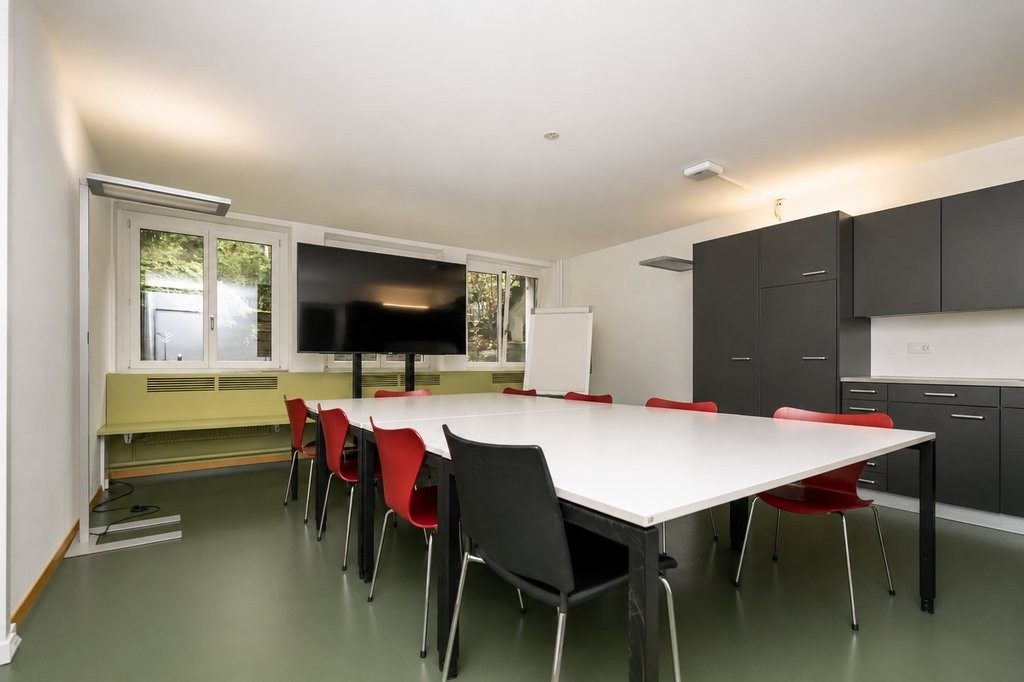 166m² commercial