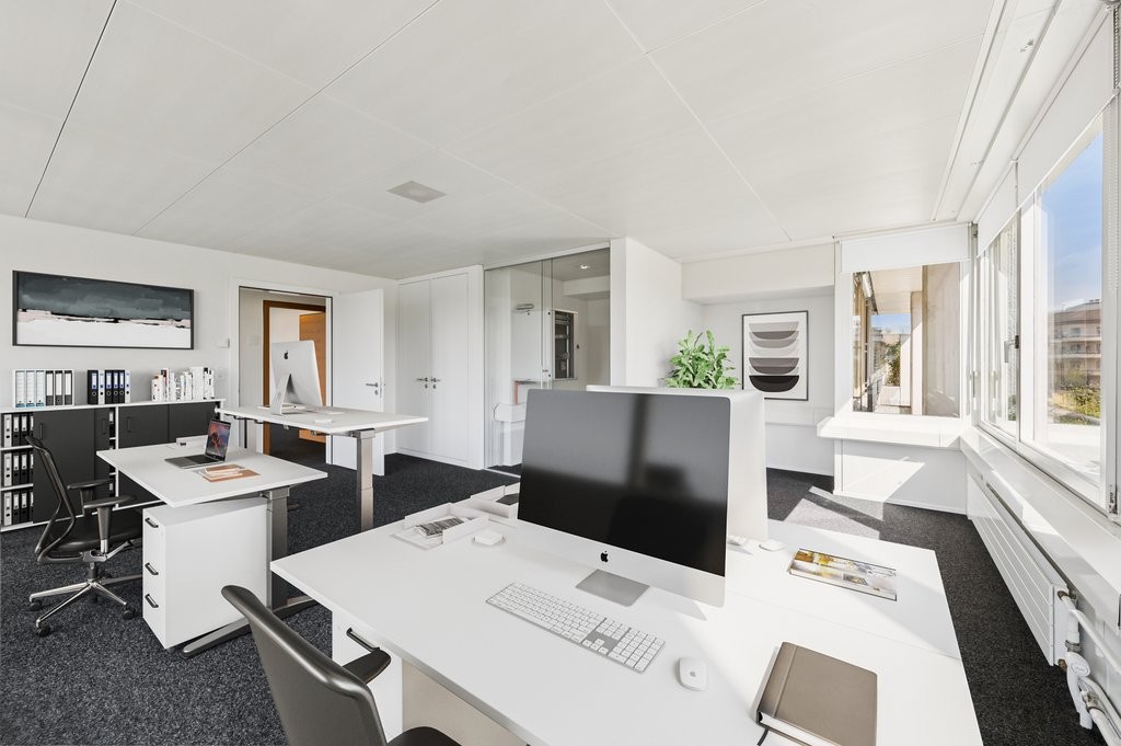130m² office
