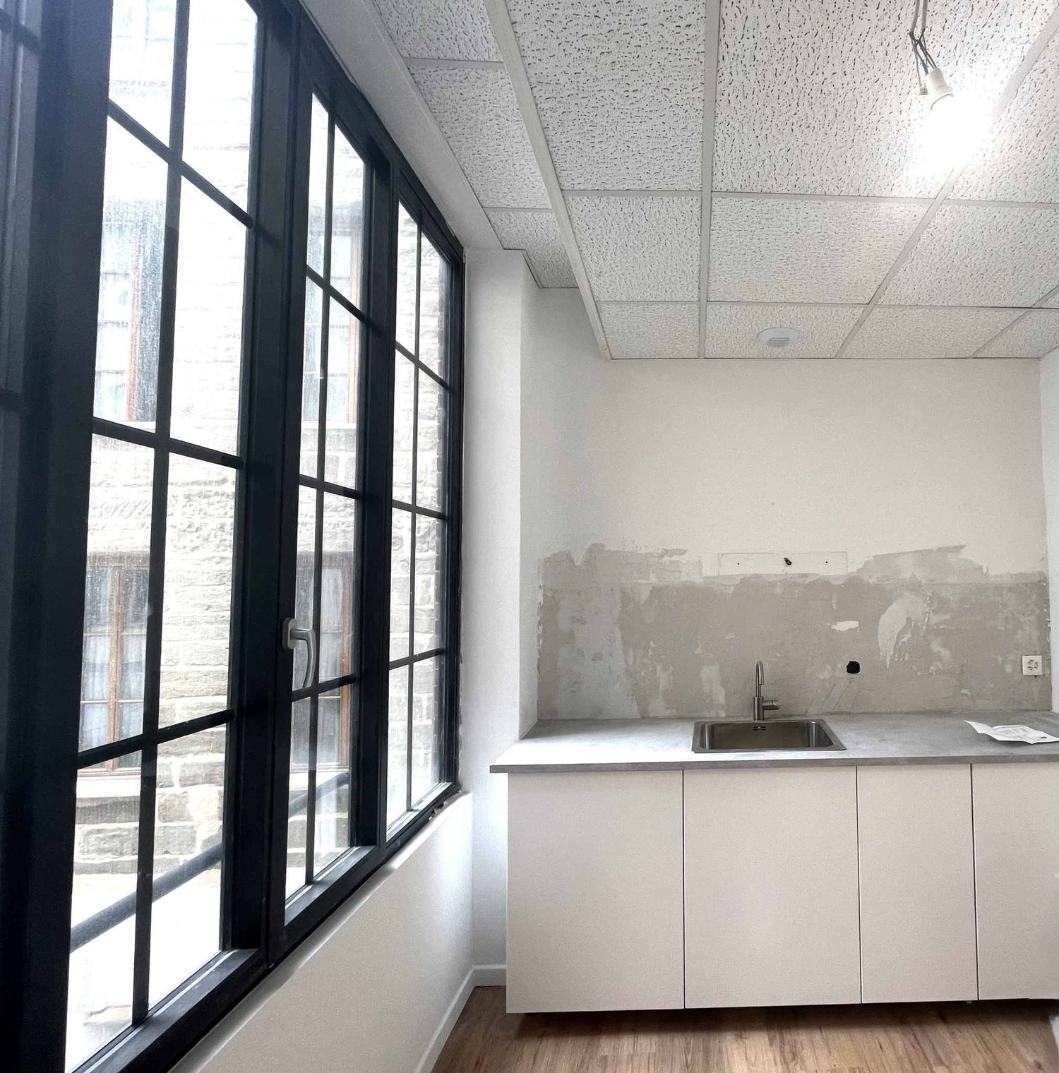 177m² office
