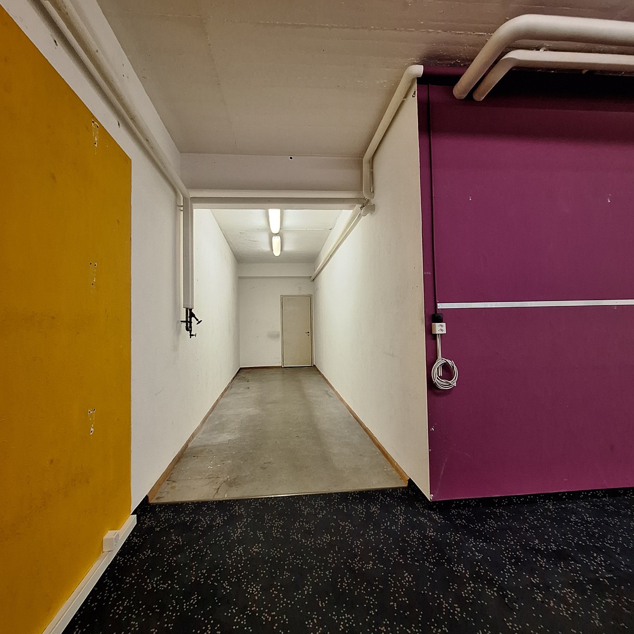 241m² commercial
