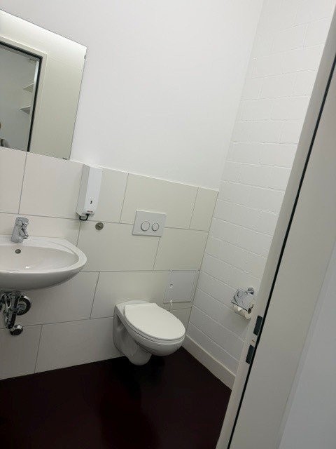 133m² commercial