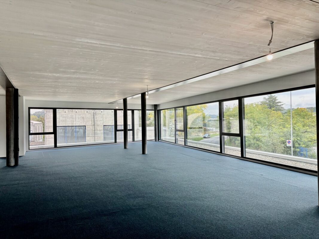 222m² office