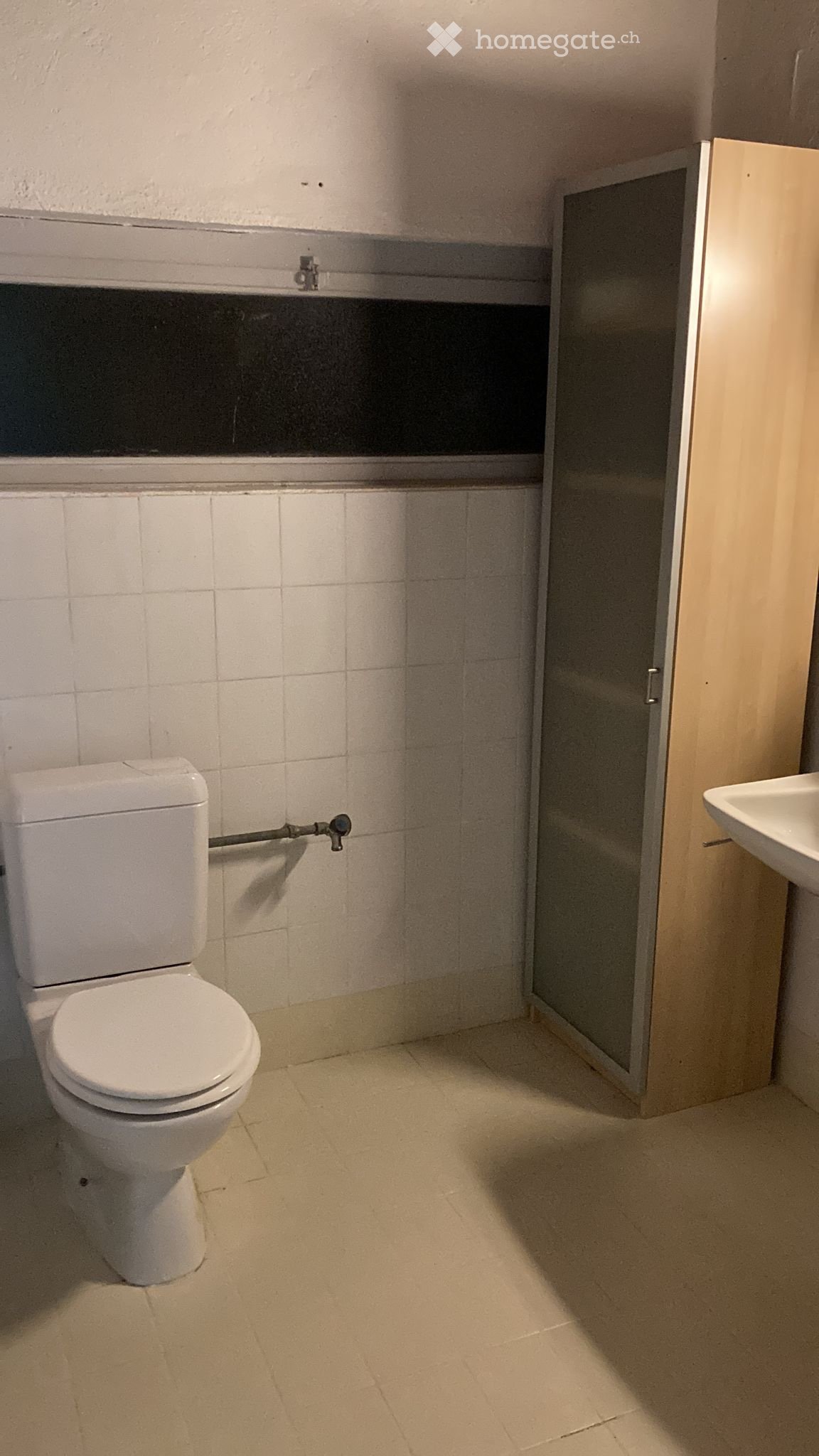 Appartement de 1 ½ pièces

Solution de logement pensée pour les frontaliers qui souhaitent séjourner en Tessin durant la semaine, évitant ainsi le trafic et les files d'attente quotidiennes lors du retour en Italie. 
L'appartement dispose d'un parking privé et est idéal pour ceux qui recherchent un 