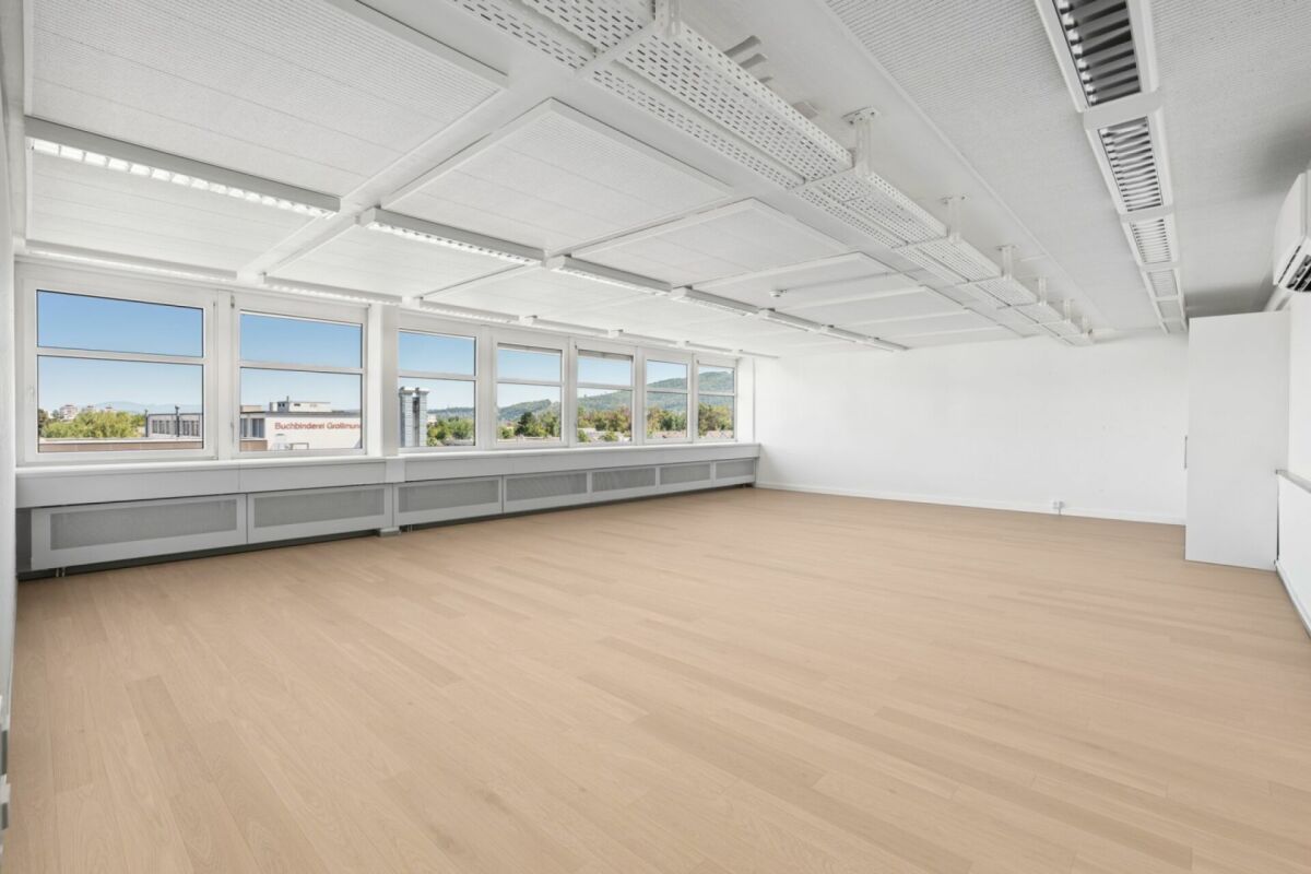 190m² commercial