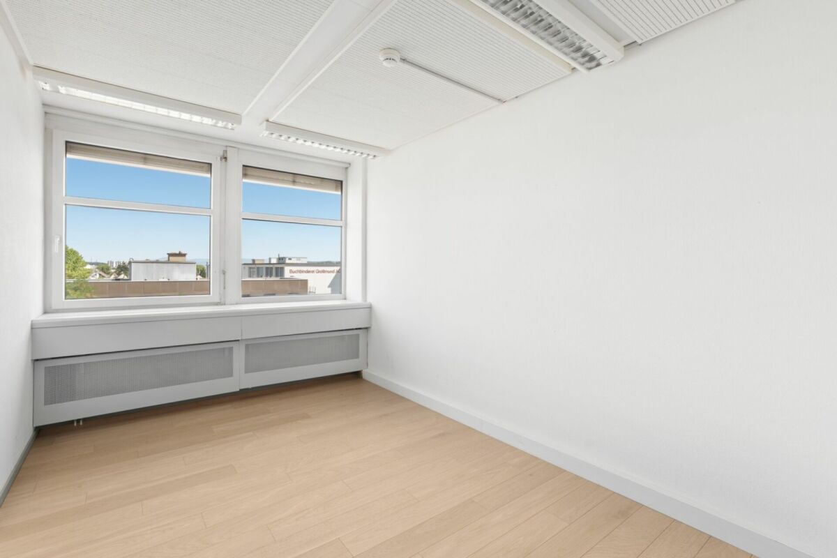 190m² commercial
