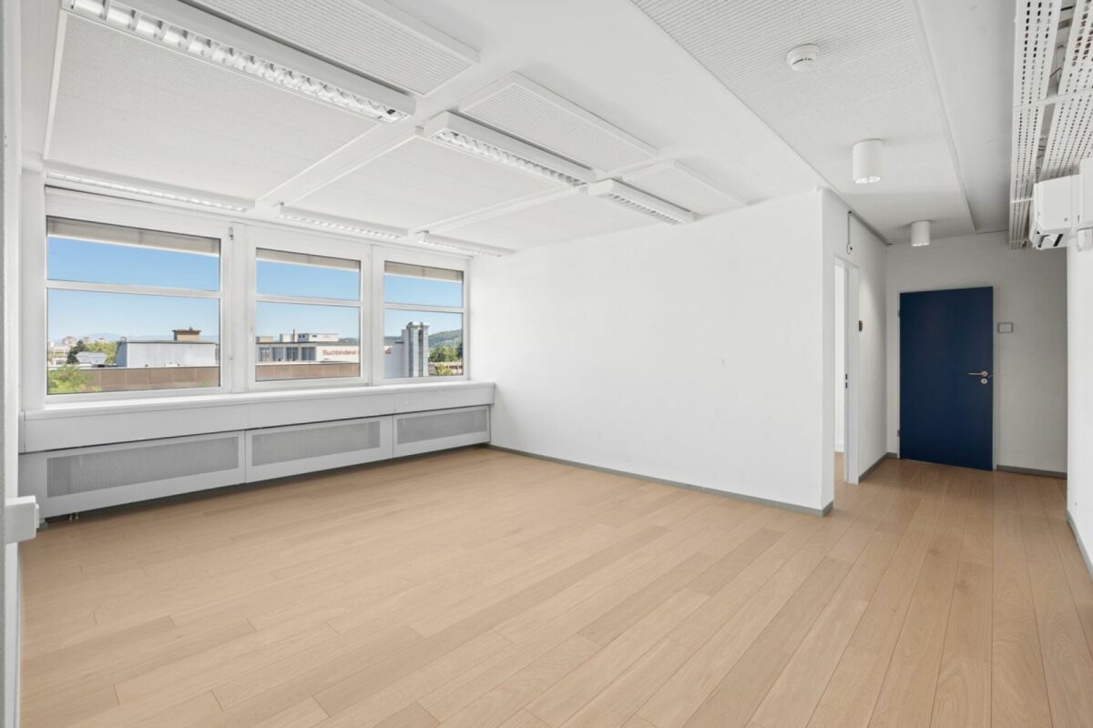190m² commercial