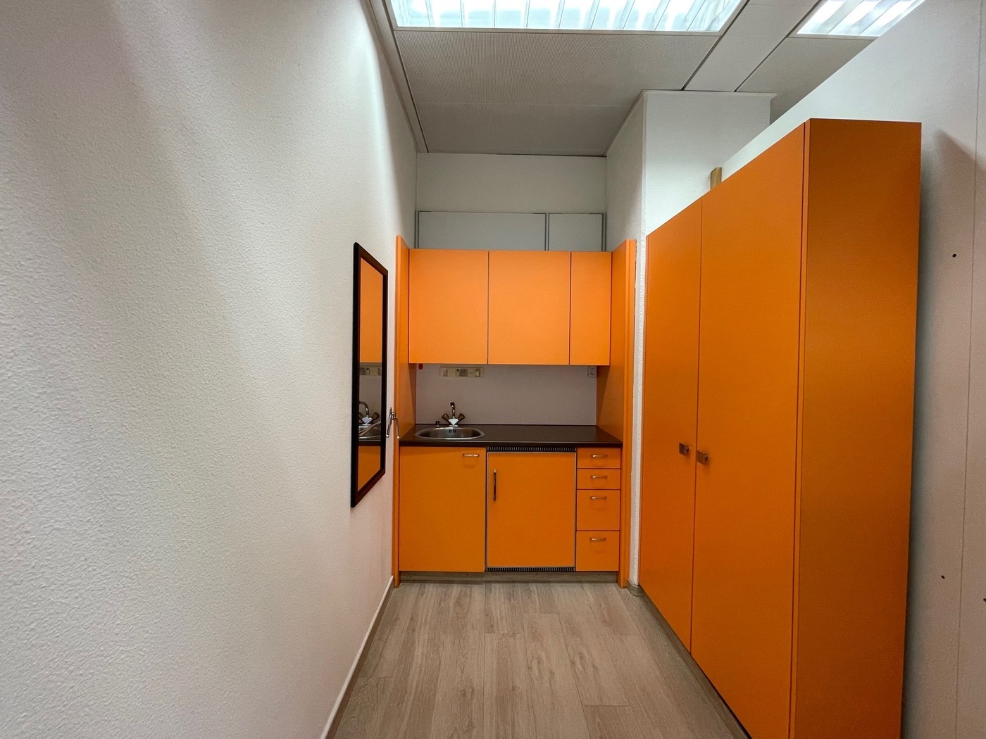 105m² commercial