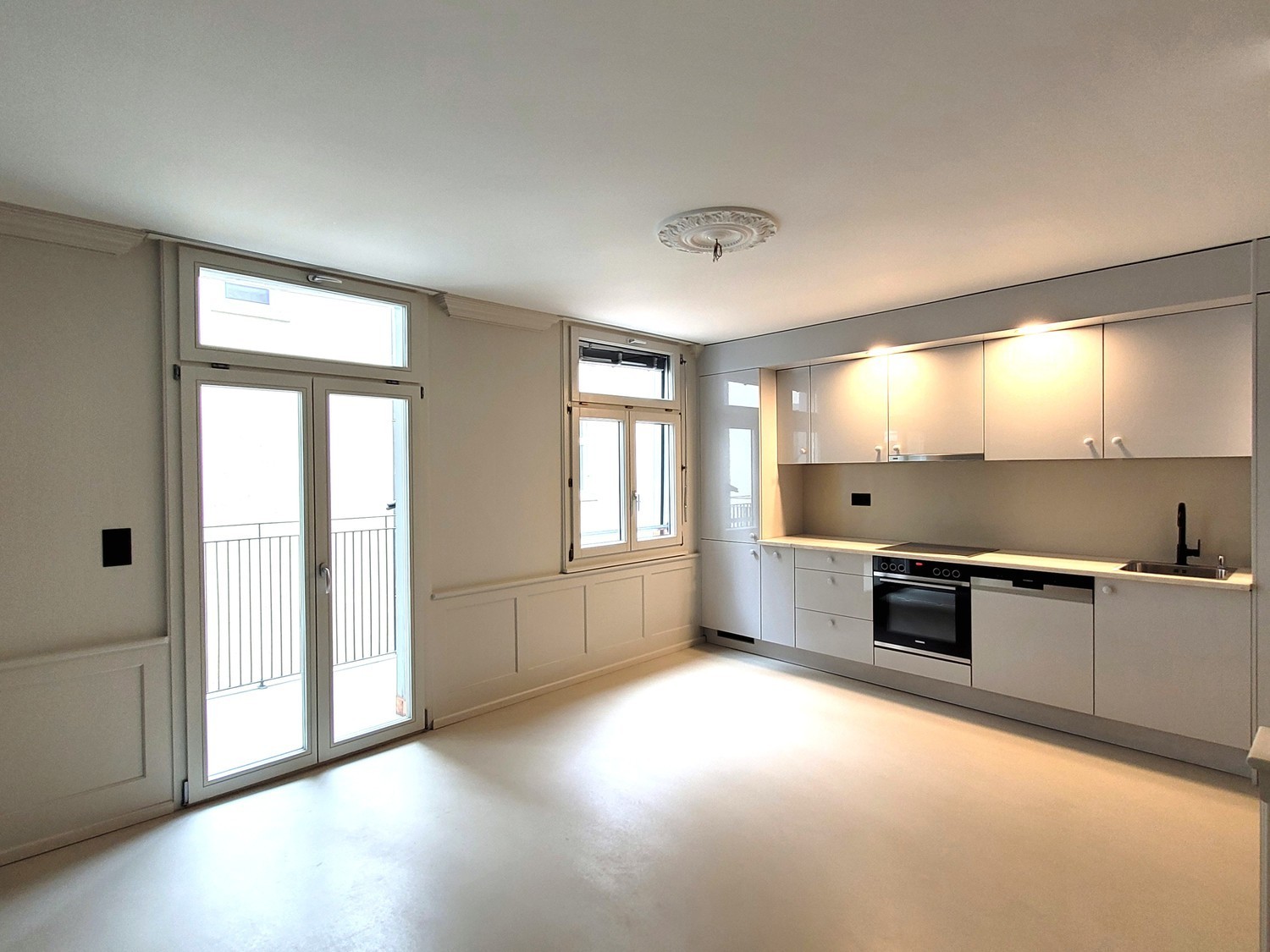 73m² office