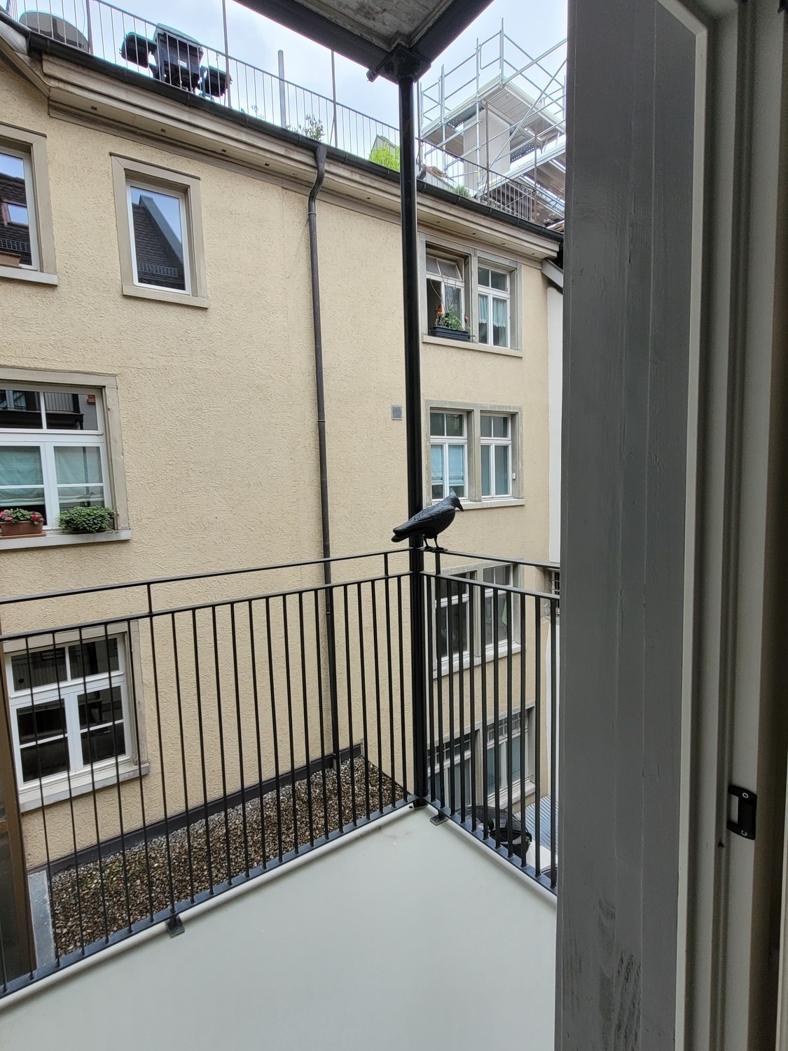 73m² office