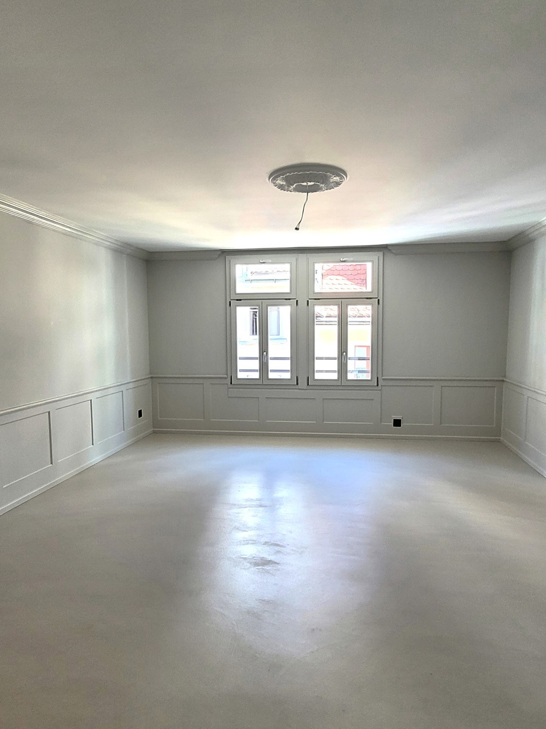 73m² office