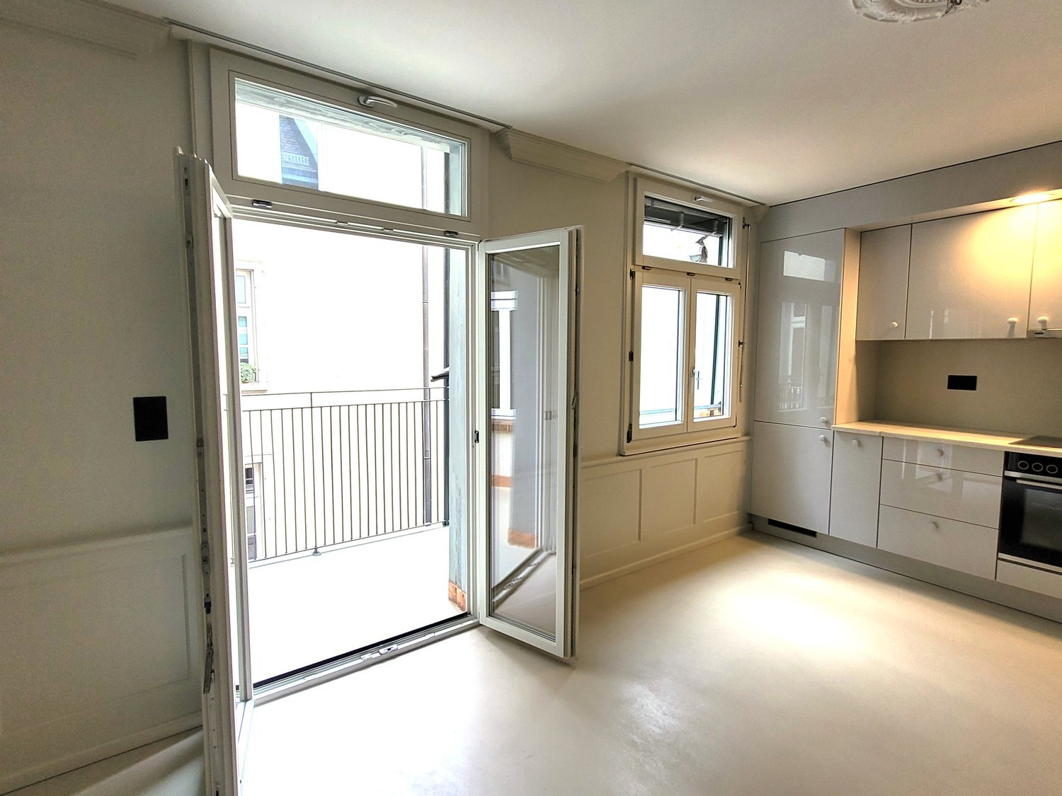 73m² office