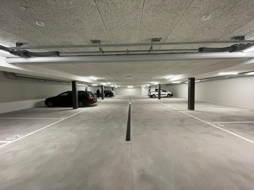 Posto auto coperto per biciclette