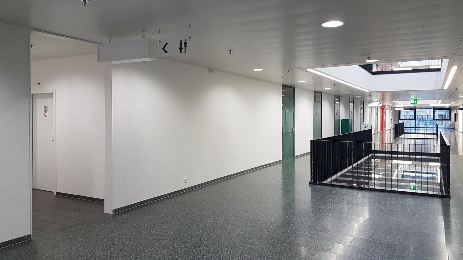 73m² office