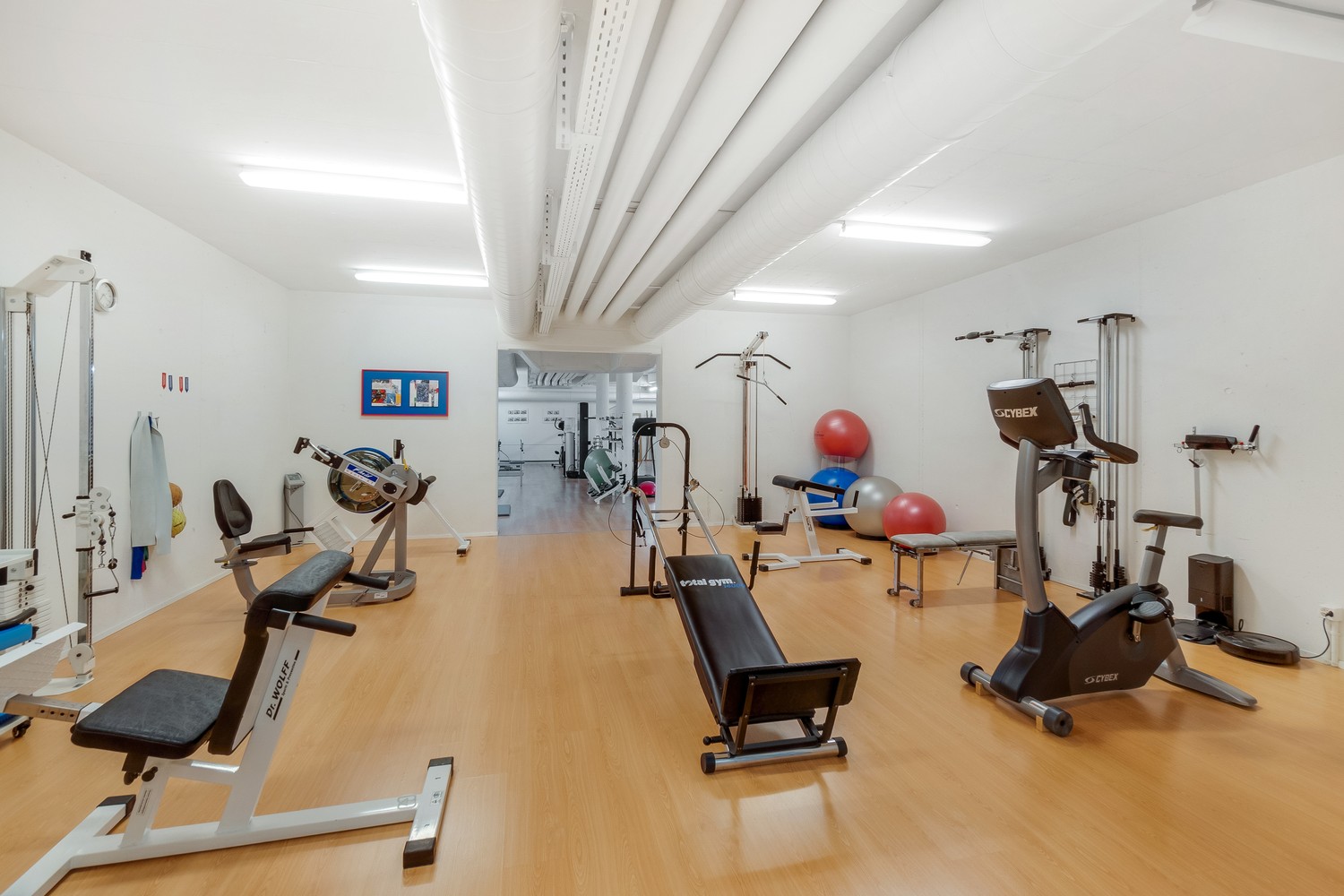 288m² office