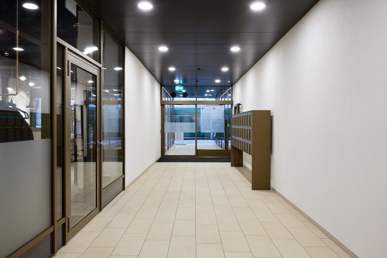 71m² office