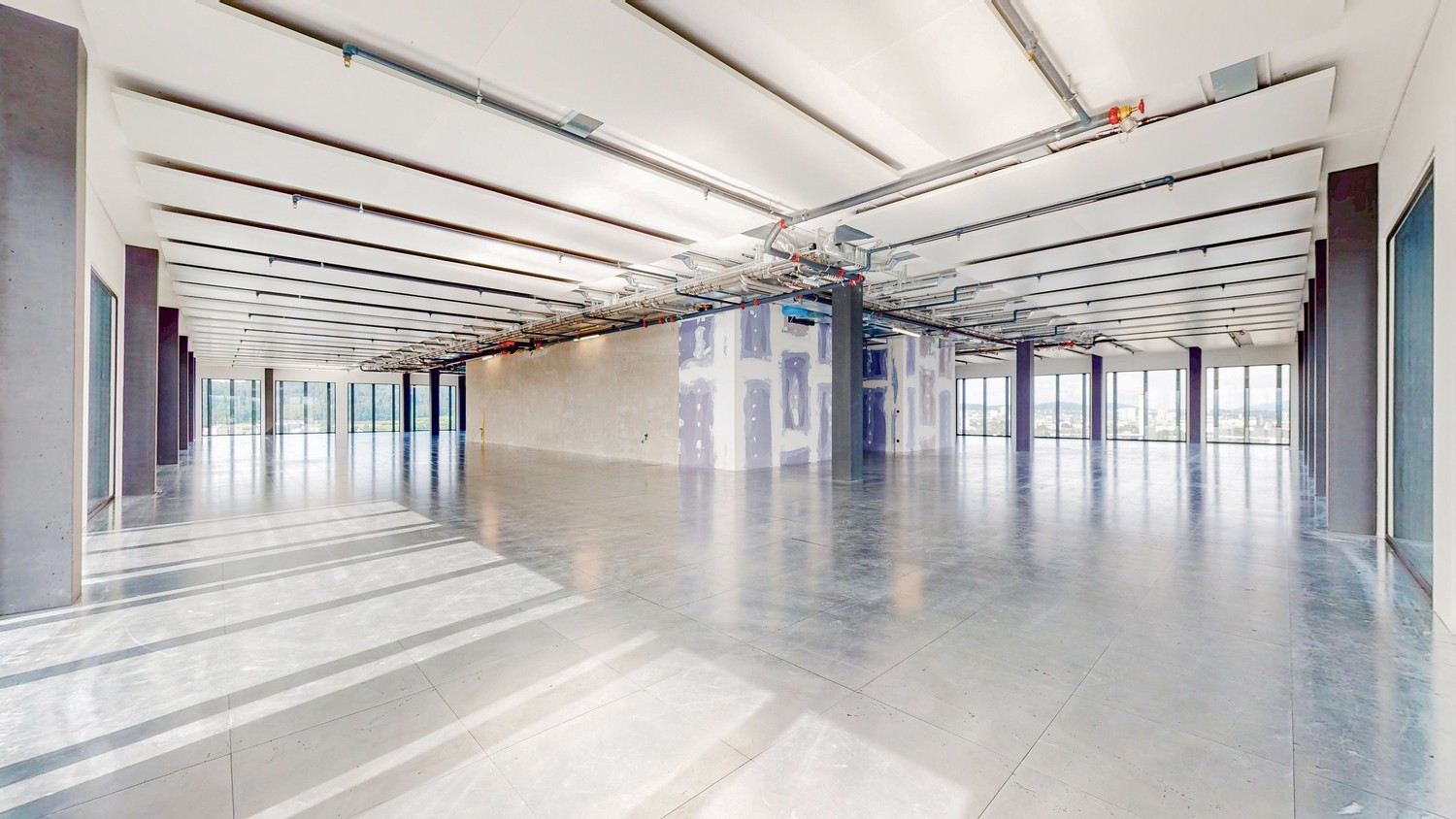 718m² de bureaux