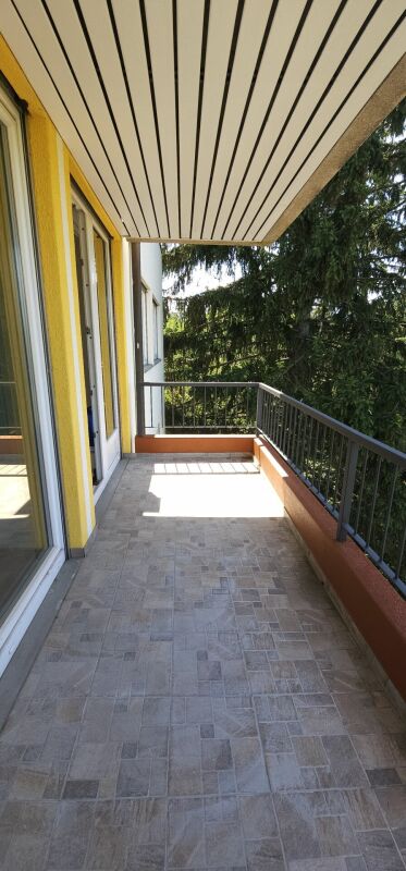 5 rooms apartment