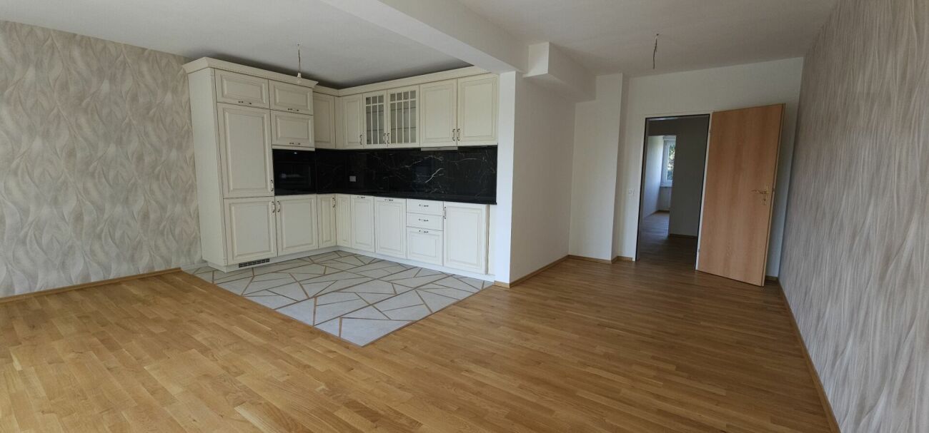 5 rooms apartment